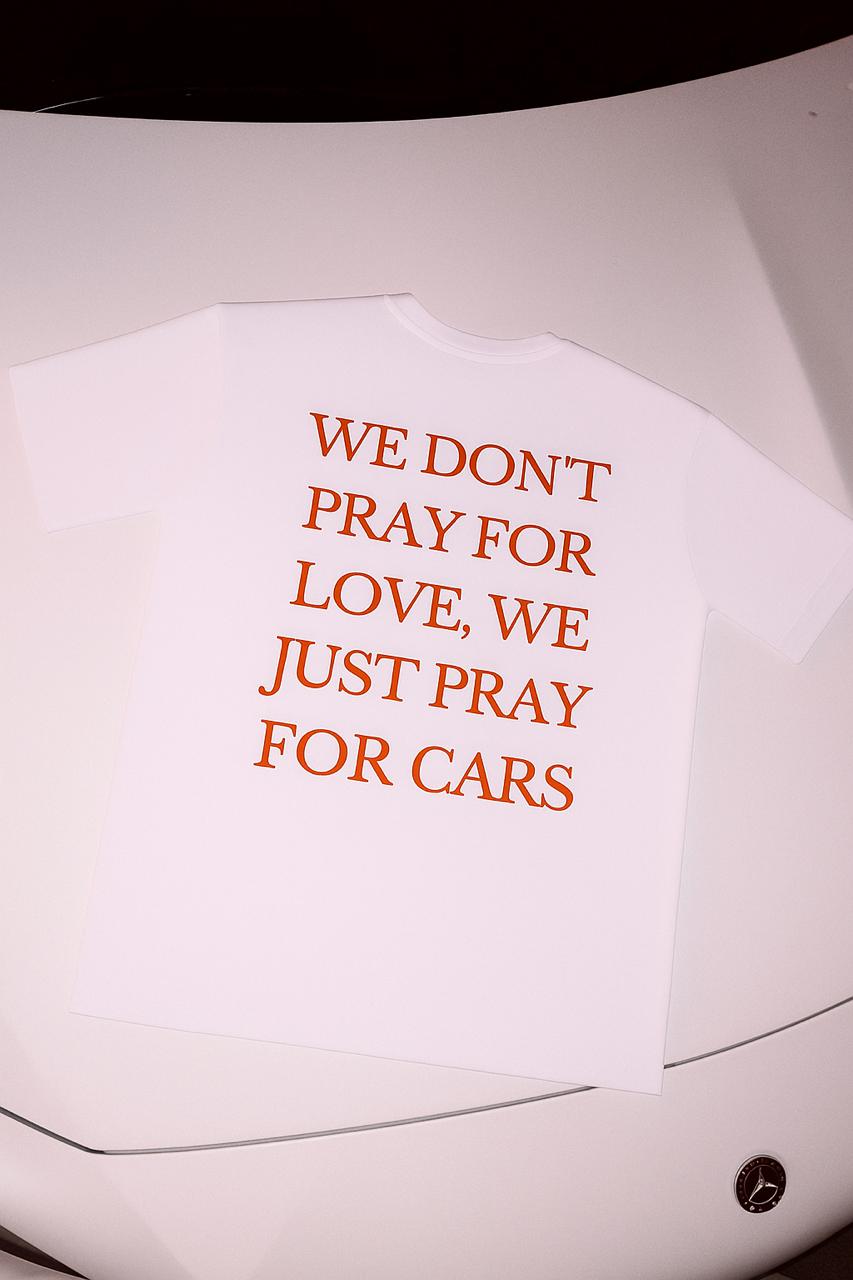 We Dont Pray For Love We just Pray For Cars Overzised T-Shirt